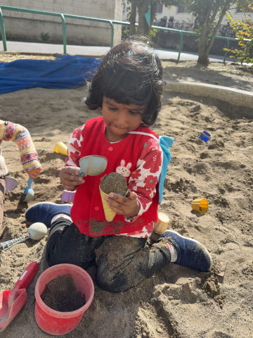 お砂遊びって楽しいね♪