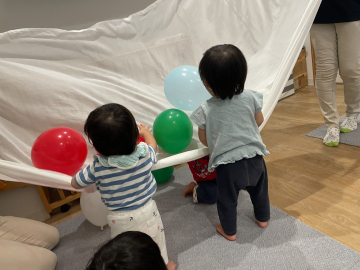 みんなでシーツ遊び!